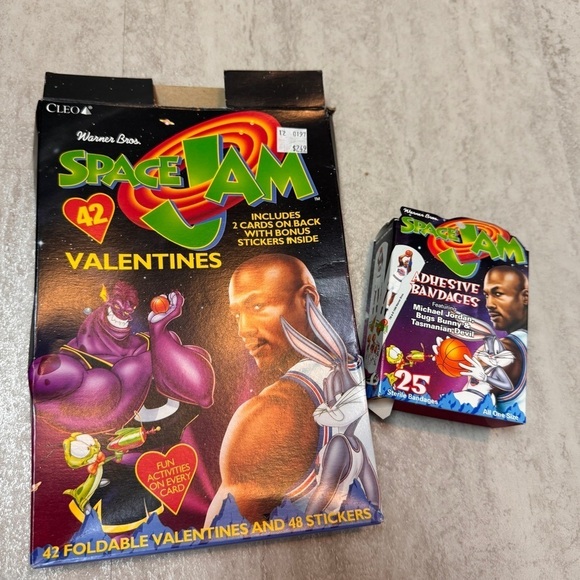 Space Jam Band-Aids and Valentines kit Michael Jordan Looney Tunes Vintage 1996 - Picture 2 of 11
